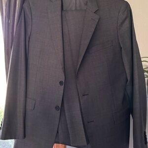 Banana Republic Charcoal Men's Suit